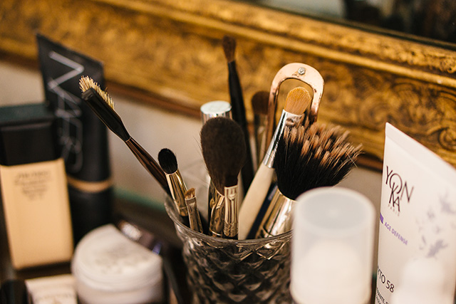 Dans le vanity d'Alexandra