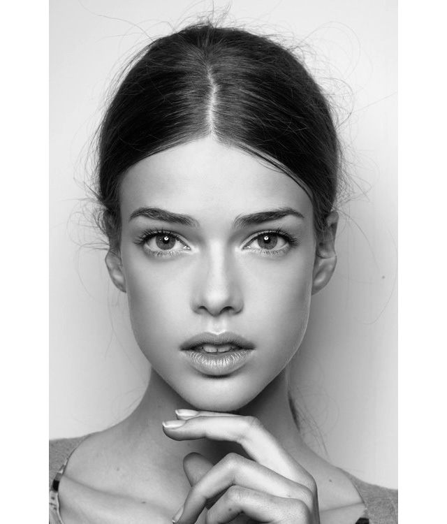 frange-raie-au-milieu