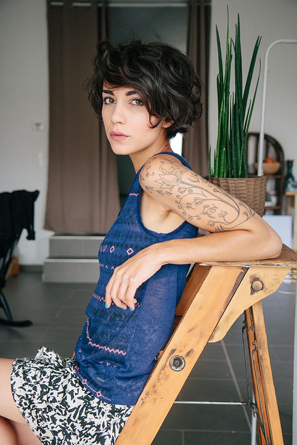 coline short hair