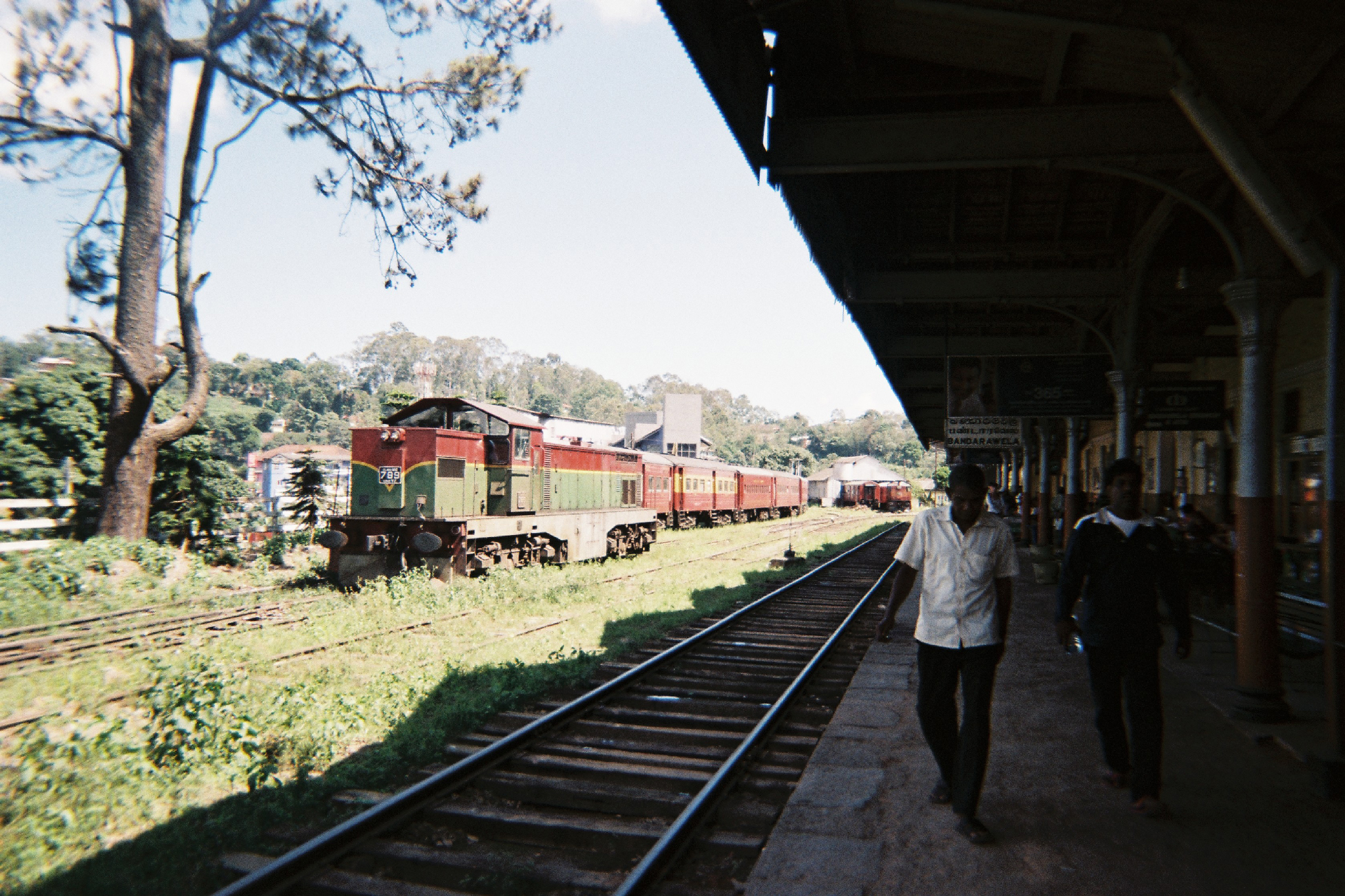Sri-Lanka-Train-Bandarawela-2.jpg