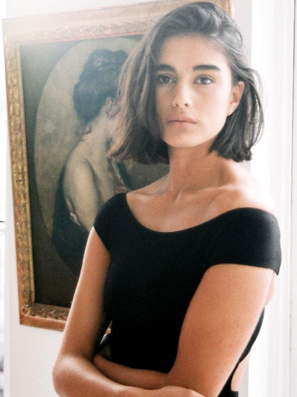 Carré court et raie sur le côté