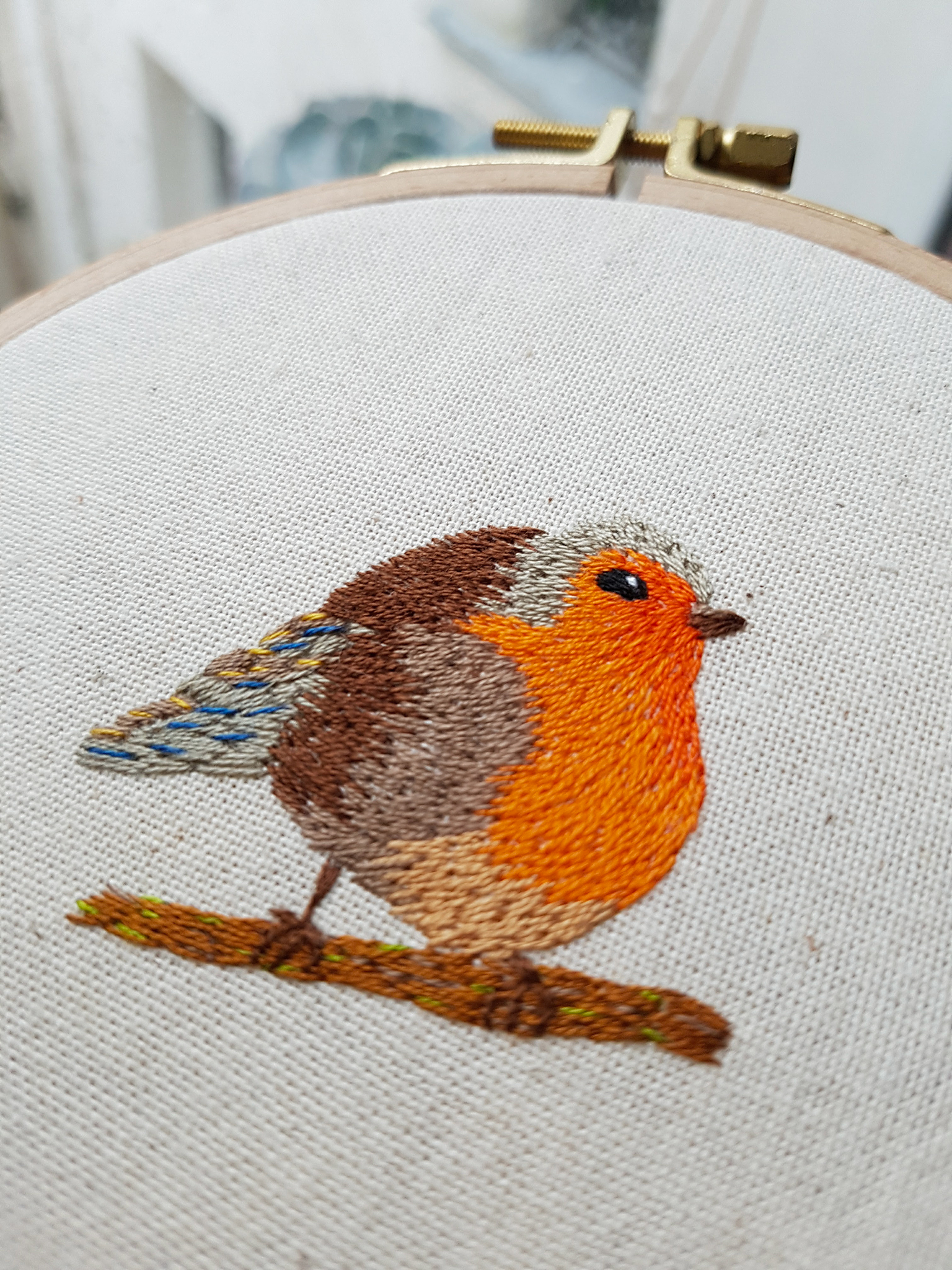 broderie-oiseau-gros-plan