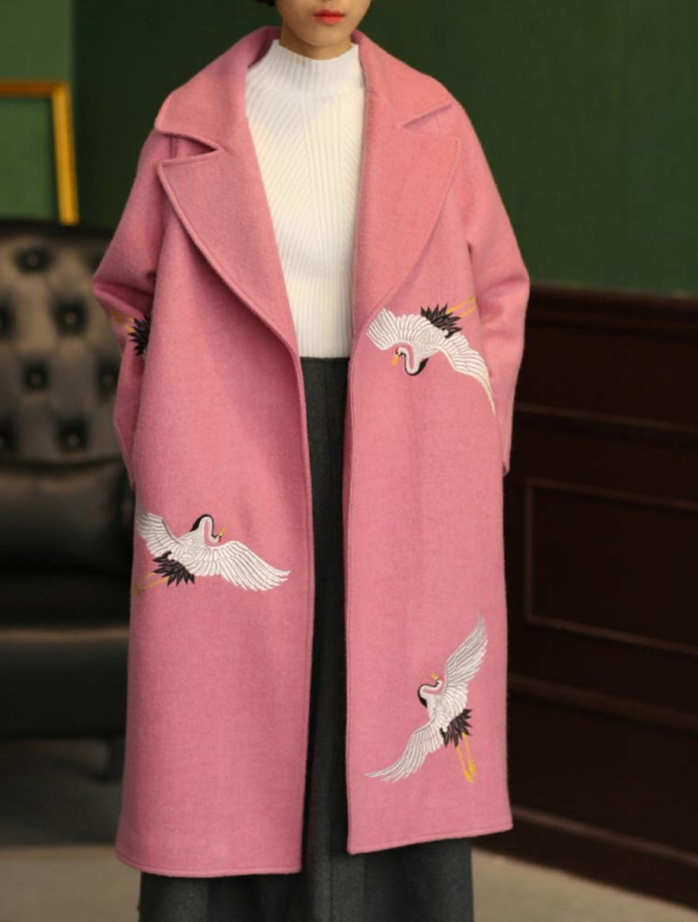 Manteau d'hiver broderie Fine Art Collection laine rose grue blanche à la main edition limitée