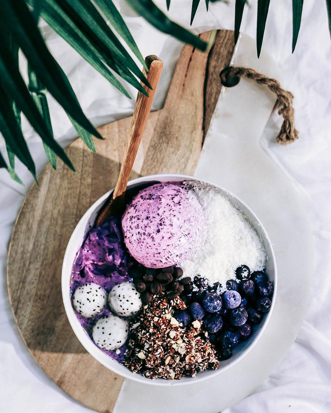 Bol de petit déjeuner violet