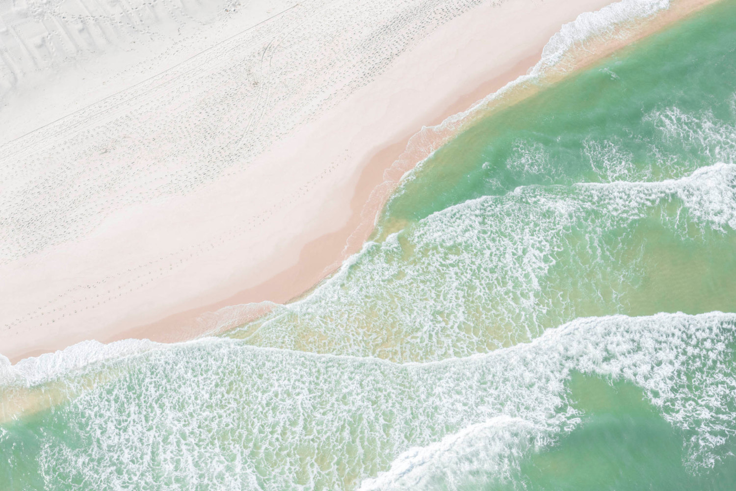 Les vues aériennes des plages de Chloe Masco