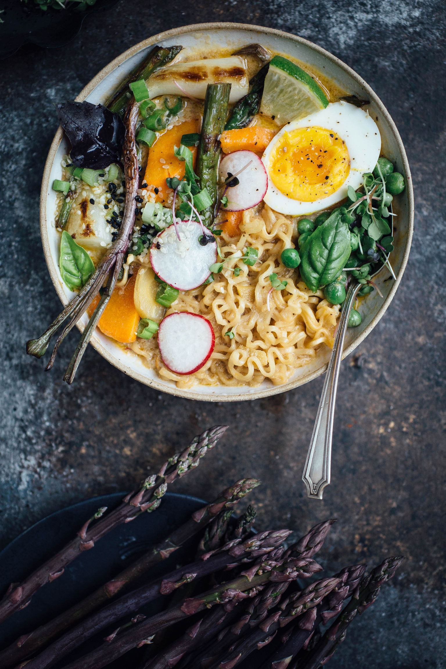 Recette végétarienne Pinterest - Ramen au curry