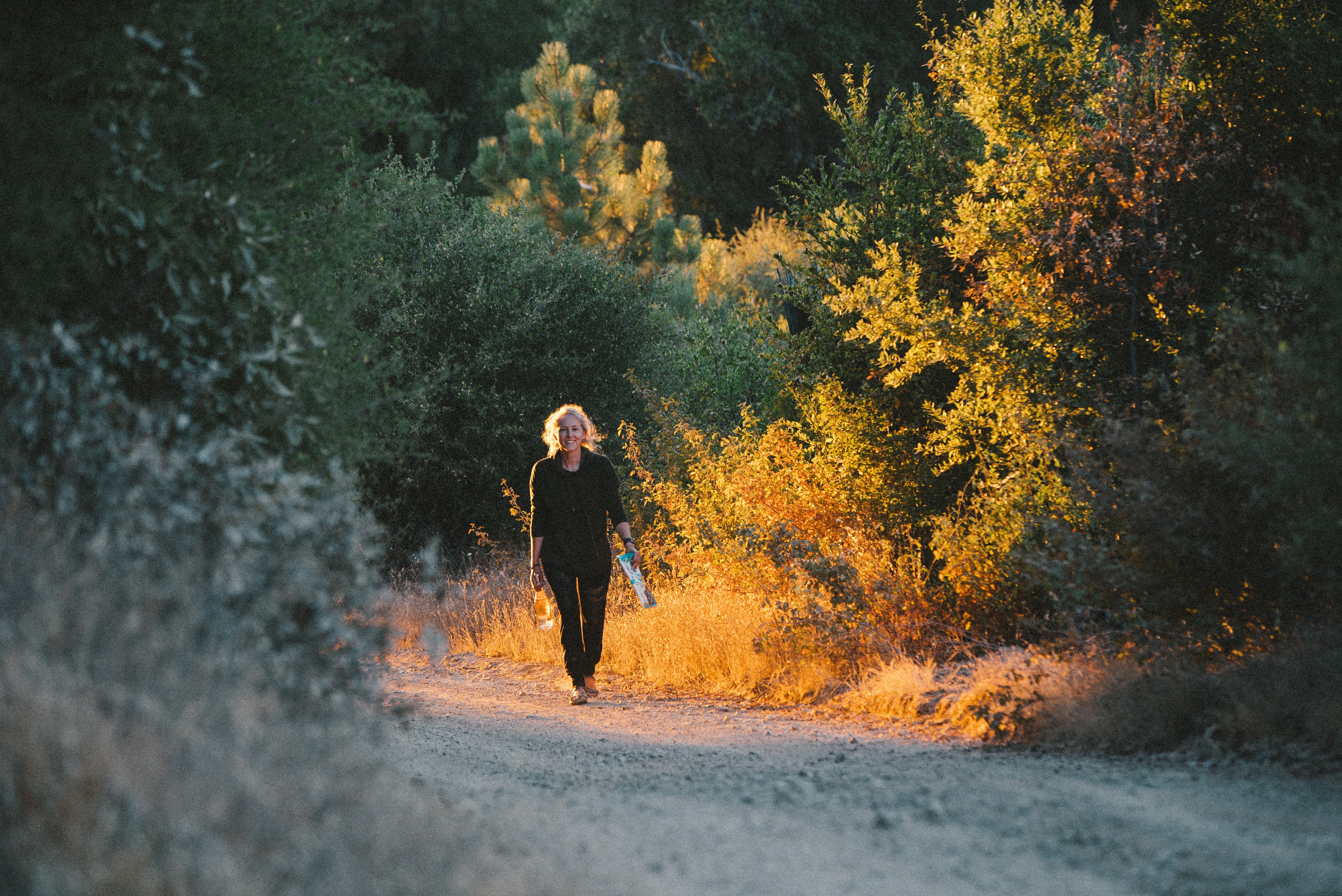 Marcher après le travail - Slow Business - 10 conseils pour intégrer la slow life au bureau - Trendy Mood